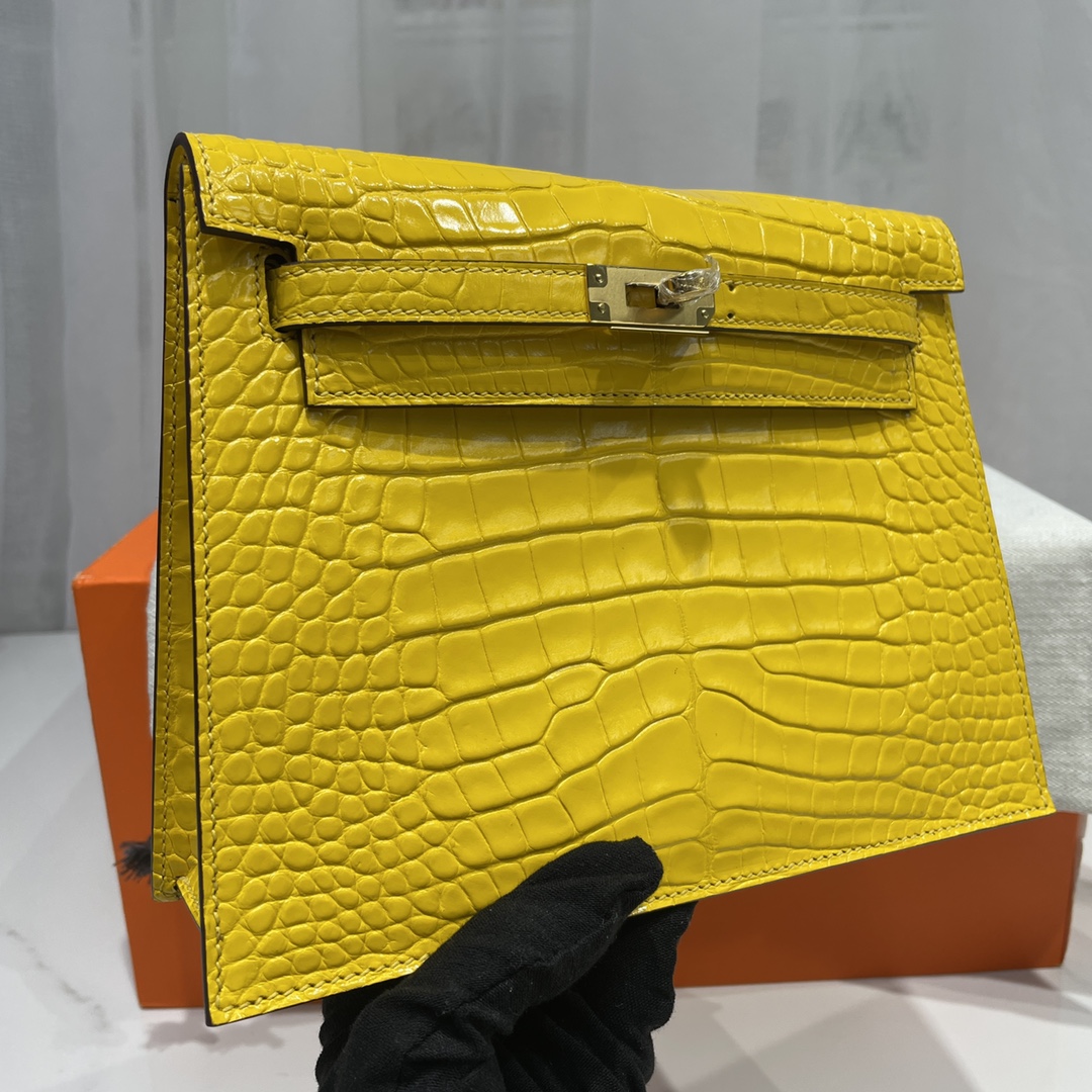 Hermes Kelly Danse Evercolor Bag In Yellow Crocodile Niloticus Leather